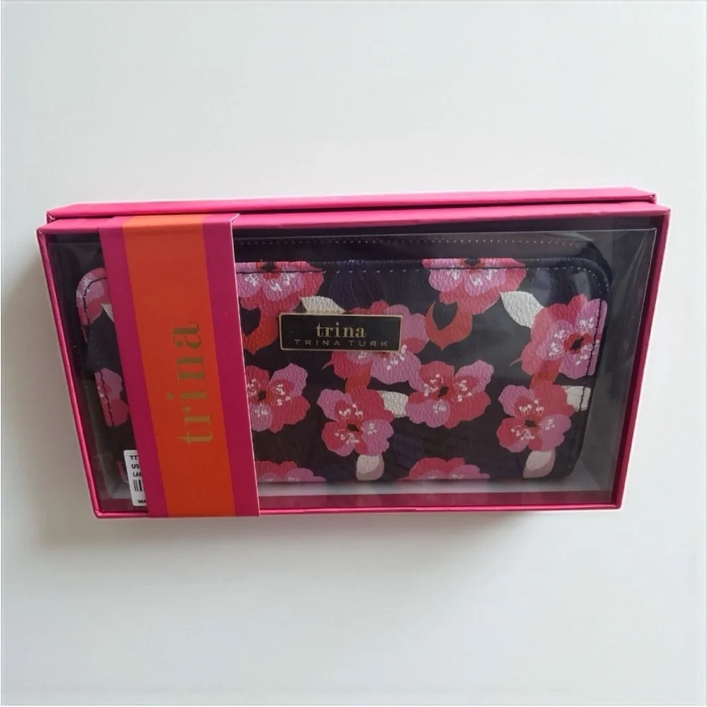 Trina Turk Black and Pink Floral Tote with Wallet. - Picture 6 of 7